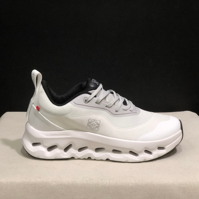 Clоudtіlt L°еwе - White and Black