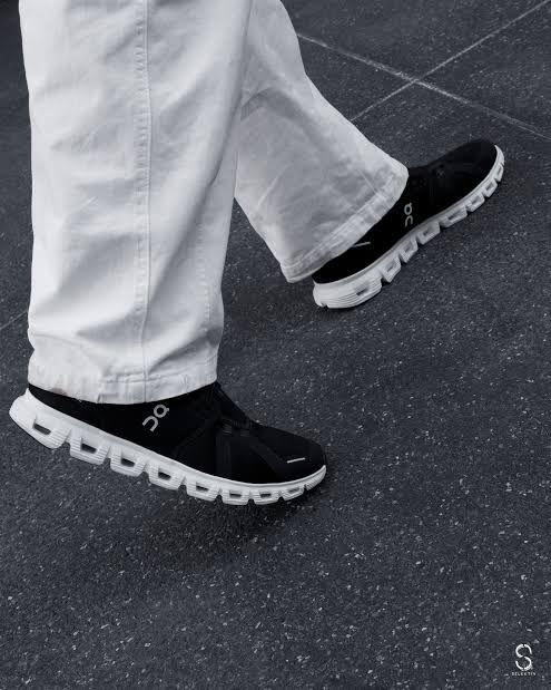 Clоud 6 - Black White